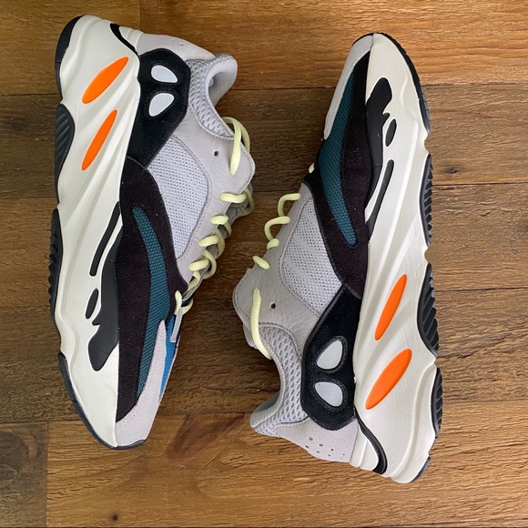 do wave runners run big or small